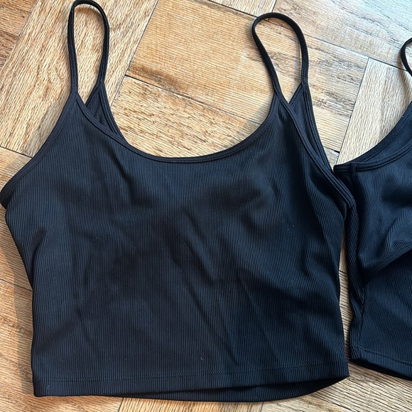 Holiday Sale: Athleta Karma Twist Back Cami Crop Top Bundle - Picture 2 of 5